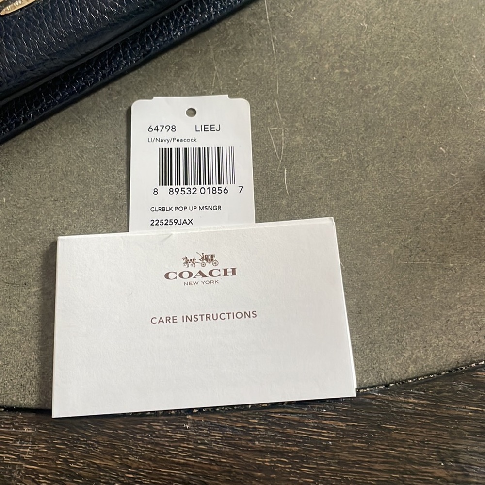 COACH clutch with contrast wallet - Picture 6 of 12
